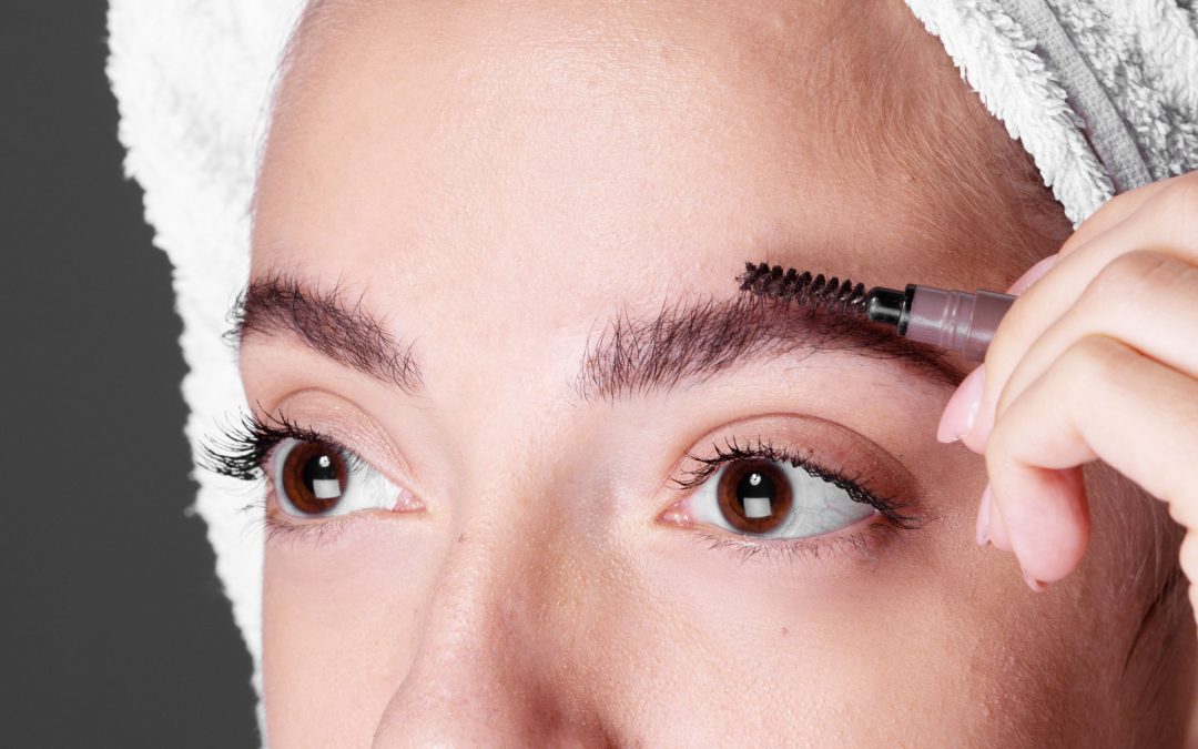 Take Online Brow Lamination Course to Offer Fluffier Brows to Clients