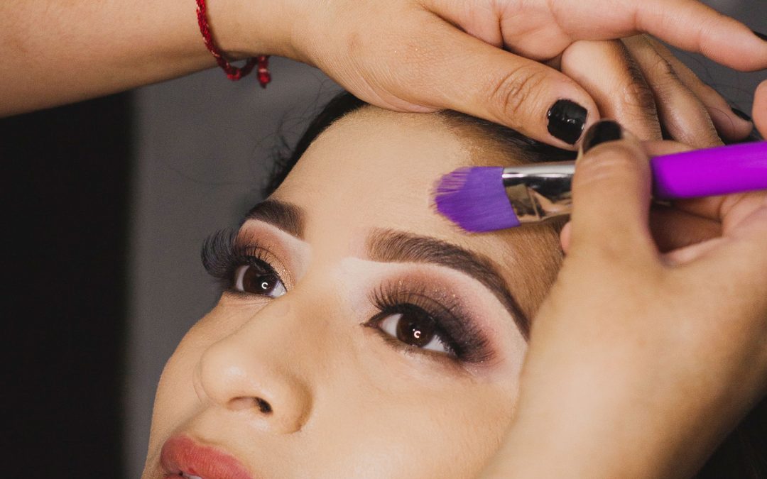 Time to Consider training in an Online Henna Brow Course