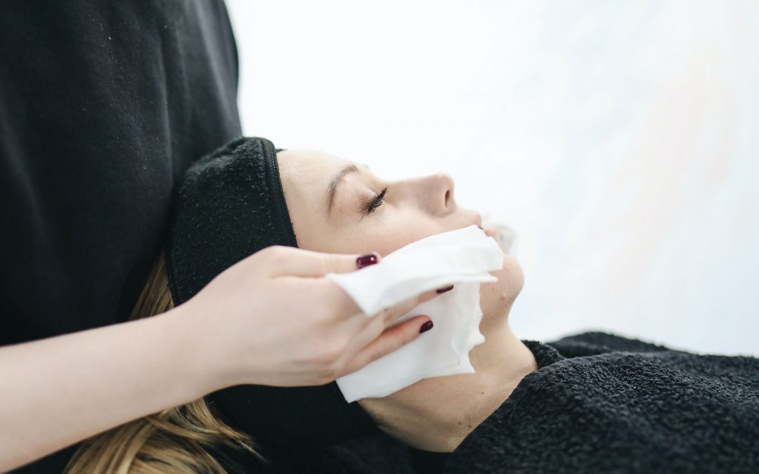 Shape Up Your Career with Our Affordable Online Beauty Courses!