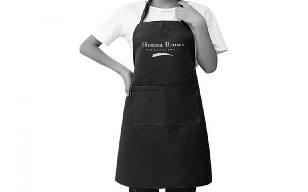 What Makes Cotton Blend Apron A Better Choice for Beauty Salons