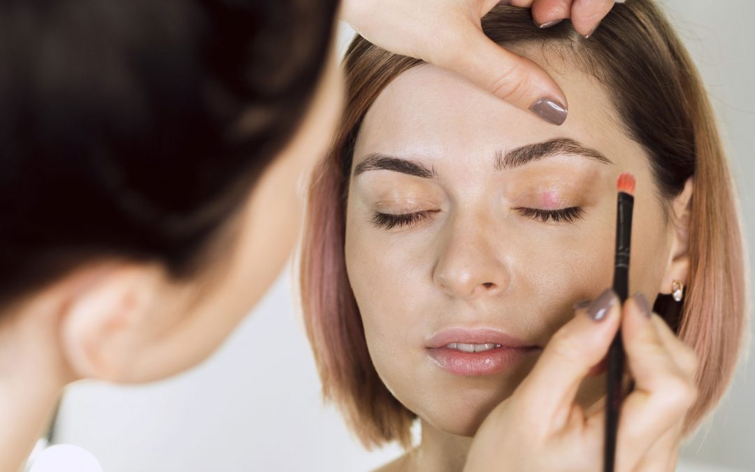 Why Should You Enrol in an Online Henna Brow Course?