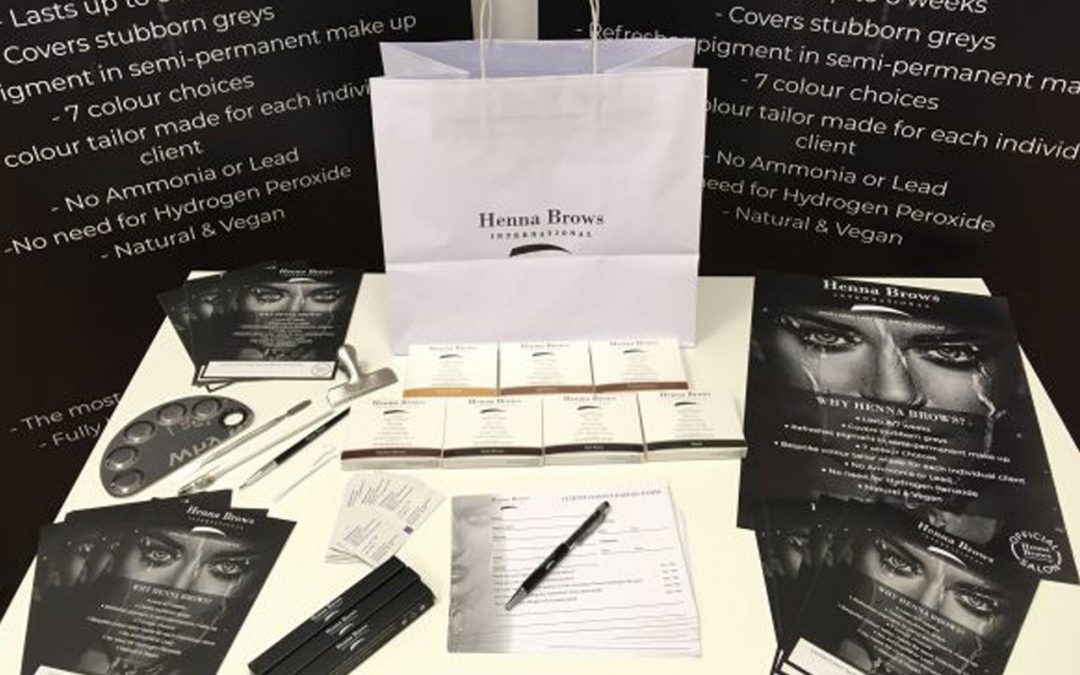 The Benefits of Using Our Professional Brow Waxing Kit in Your Salon