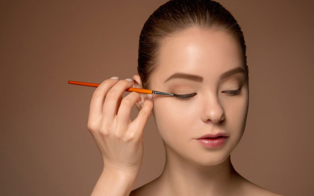 Achieve Perfect Brows with the White Brow Mapping Pencil