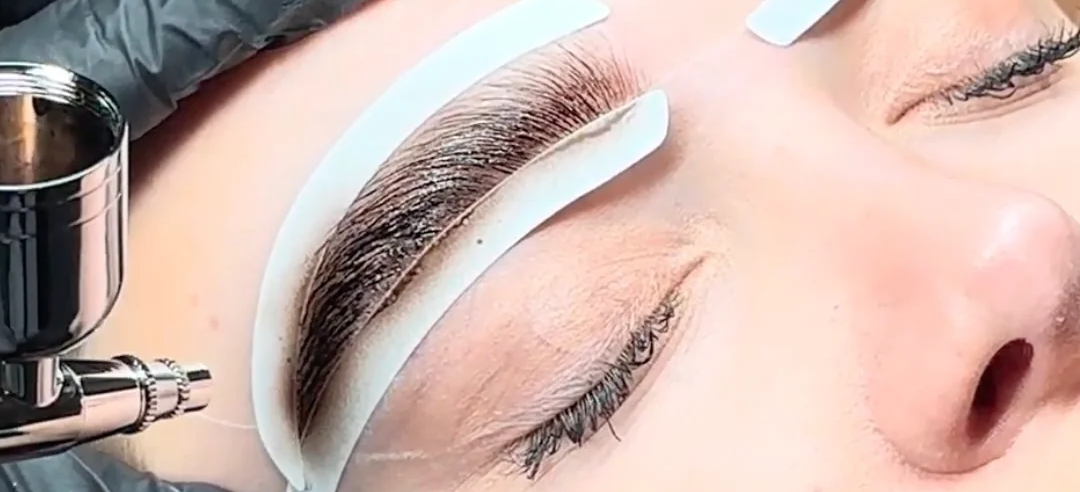 Airbrushing: 2025’s Biggest Brow Trend